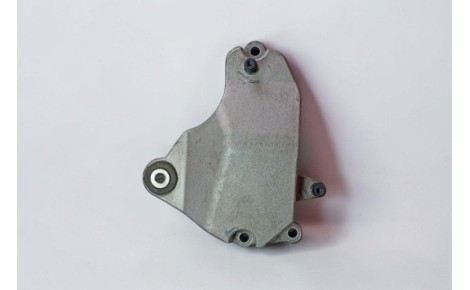 Base Soporte Motor Derecho Mercedes-Benz A45 A200 A250 2012-2018